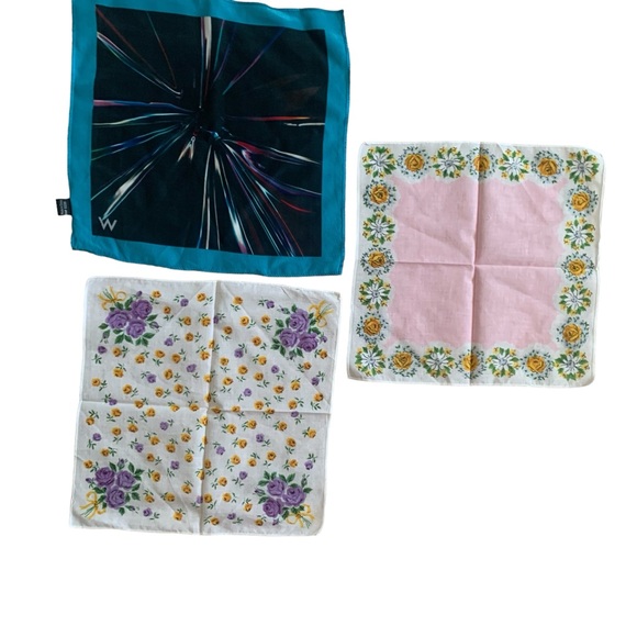 Lot of 3 Ladies Handkerchiefs - Picture 3 of 11